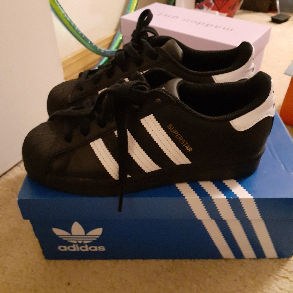 Adidas superstars (shell toes)